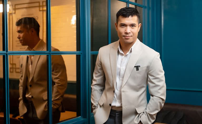 Profile dàn sao khủng của Cây Táo Nở Hoa: Từ ông hoàng phòng vé đến nam thần đang lên đều có đủ - Ảnh 5. Profile dàn sao khủng của Cây Táo Nở Hoa: Từ ông hoàng phòng vé đến nam thần đang lên đều có đủ - Ảnh 5.