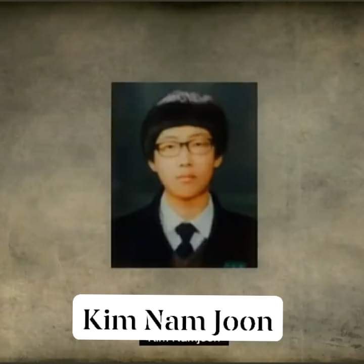 Nh&igrave;n lại loạt ảnh thời c&ograve;n đi học của BTS: Ai rồi cũng dậy th&igrave; th&agrave;nh c&ocirc;ng, ri&ecirc;ng V v&agrave; Jungkook đ&uacute;ng l&agrave; si&ecirc;u visual ngay từ b&eacute; - Ảnh 13.