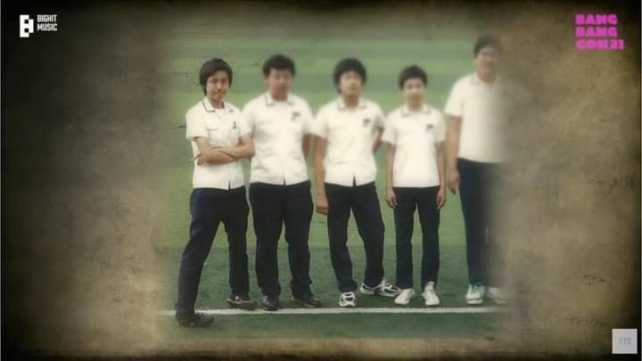 Nh&igrave;n lại loạt ảnh thời c&ograve;n đi học của BTS: Ai rồi cũng dậy th&igrave; th&agrave;nh c&ocirc;ng, ri&ecirc;ng V v&agrave; Jungkook đ&uacute;ng l&agrave; si&ecirc;u visual ngay từ b&eacute; - Ảnh 19.