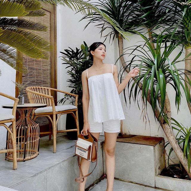 Vợ của Phan Mạnh Quỳnh: Style chẳng khác gì tiểu thư thứ thiệt, sở hữu cả BST túi hàng hiệu cả trăm triệu đồng - Ảnh 9.