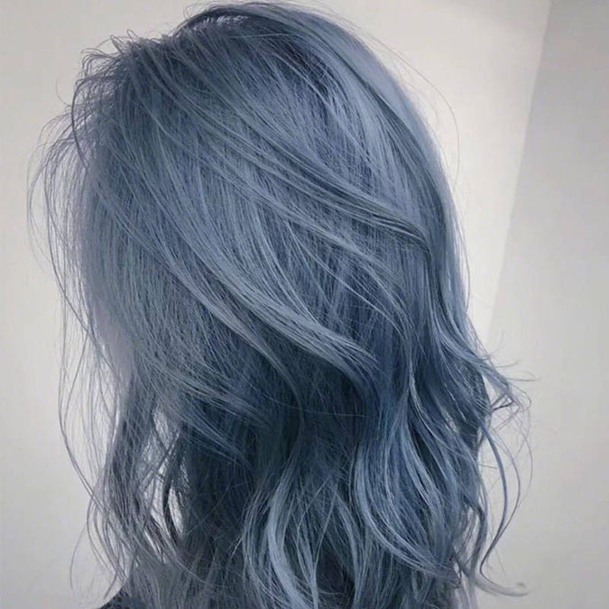 Màu tóc xanh khói: Bạn đang tìm kiếm một kiểu tóc độc đáo và đầy cá tính? Màu tóc xanh khói sẽ là sự lựa chọn hoàn hảo cho bạn. Tạo nên vẻ ngoài mới mẻ, màu tóc xanh khói giúp bạn tỏa sáng và thu hút mọi ánh nhìn từ đầu đến chân.