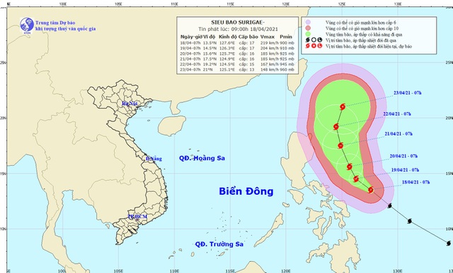 Siêu bão Surigae đang gây gió giật cấp 8, các tỉnh chủ động thông báo cho tàu thuyền trên biển Đông - Ảnh 1.