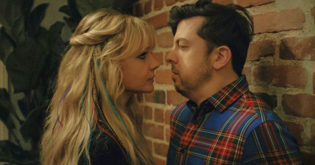 C&ocirc; G&aacute;i Trẻ Hứa Hẹn: T&aacute;o bạo, &aacute;m ảnh tận c&ugrave;ng về Văn h&oacute;a hiếp d&acirc;m v&agrave; những người đứng-ngo&agrave;i-lề - Ảnh 5.