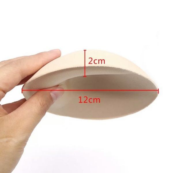 Vợ Phan Mạnh Quỳnh lộ miếng l&oacute;t ngực khi diện v&aacute;y cưới: Lỗi vặt v&atilde;nh m&agrave; rất nhiều c&ocirc; d&acirc;u hay mắc phải - Ảnh 3.