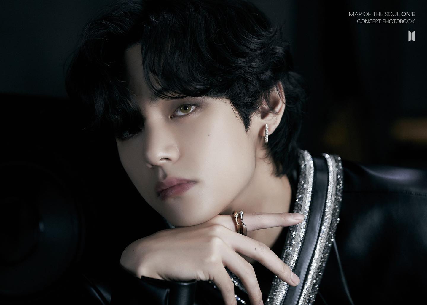 BTS tung một lúc 2 bộ ảnh concept vừa cool ngầu ma mị vừa trong veo, visual cận mặt đẹp ná thở - Ảnh 3. BTS tung một lúc 2 bộ ảnh concept vừa cool ngầu ma mị vừa trong veo, visual cận mặt đẹp ná thở - Ảnh 3.