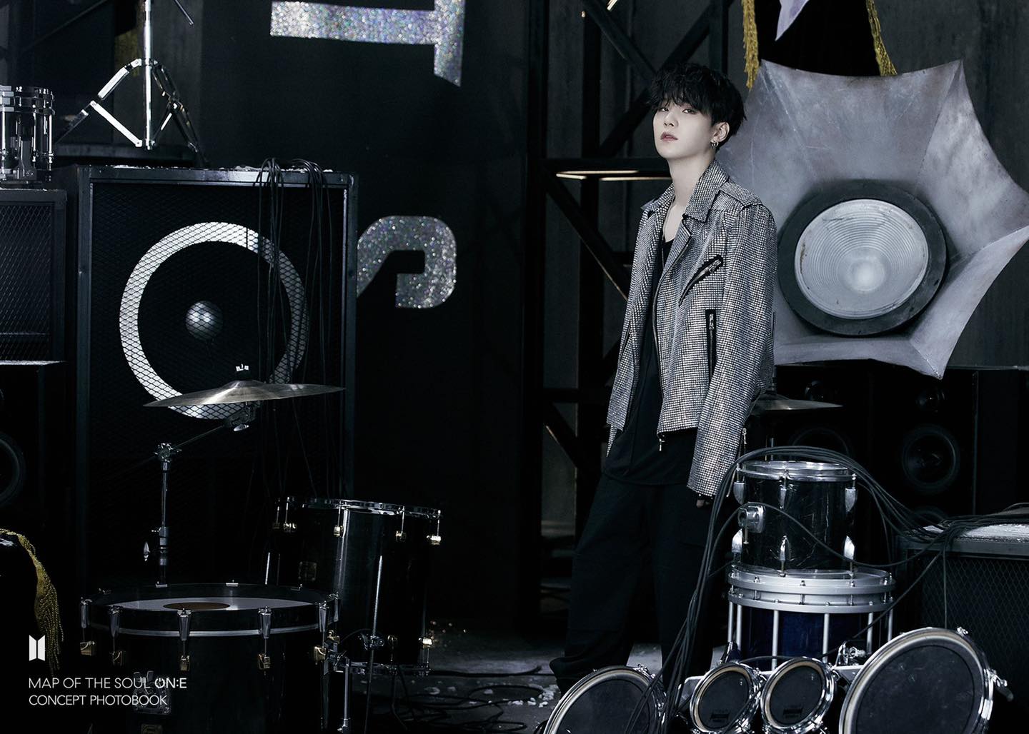 BTS tung một lúc 2 bộ ảnh concept vừa cool ngầu ma mị vừa trong veo, visual cận mặt đẹp ná thở - Ảnh 6. BTS tung một lúc 2 bộ ảnh concept vừa cool ngầu ma mị vừa trong veo, visual cận mặt đẹp ná thở - Ảnh 6.