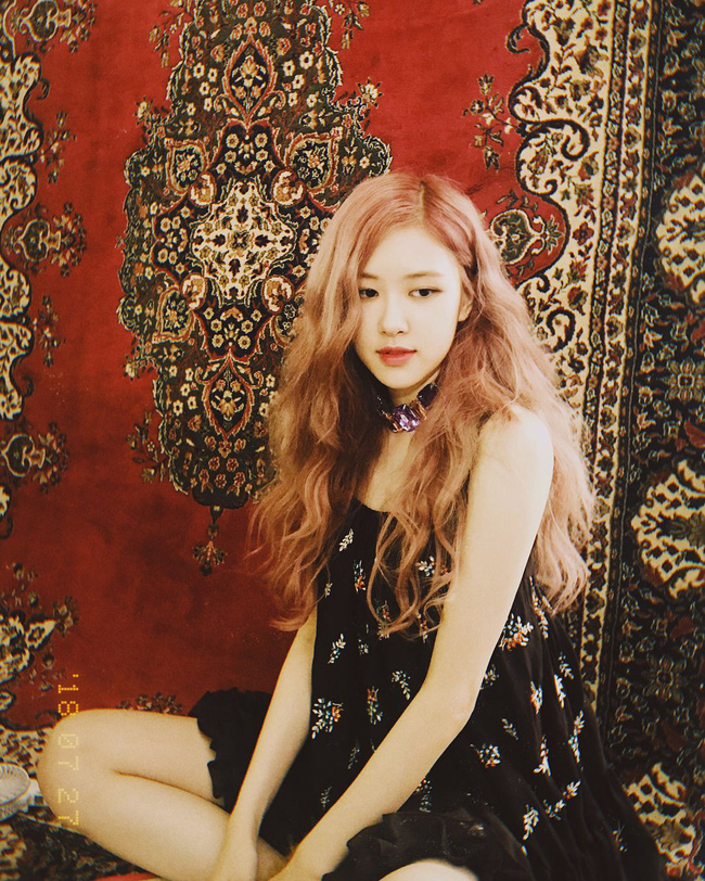 Rosé đúng là bánh bèo chúa của BlackPink khi diện loạt váy áo điệu chảy nước mà vẫn sang chảnh - Ảnh 8.