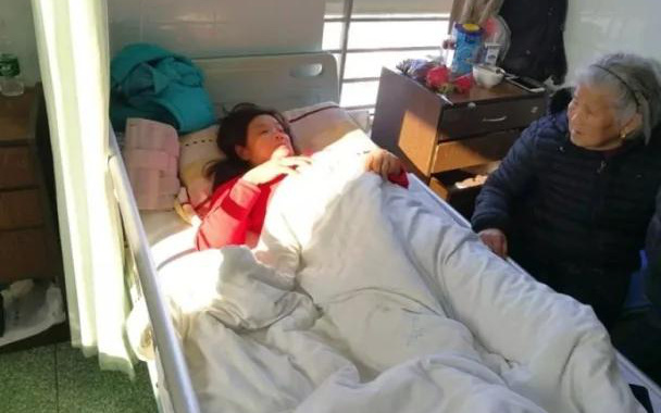 Người phụ nữ 42 tuổi tử vong sau 3 tháng phát hiện ung thư cổ tử cung, bác sĩ cảnh báo 2 thói quen của nhiều người gây ra căn bệnh này