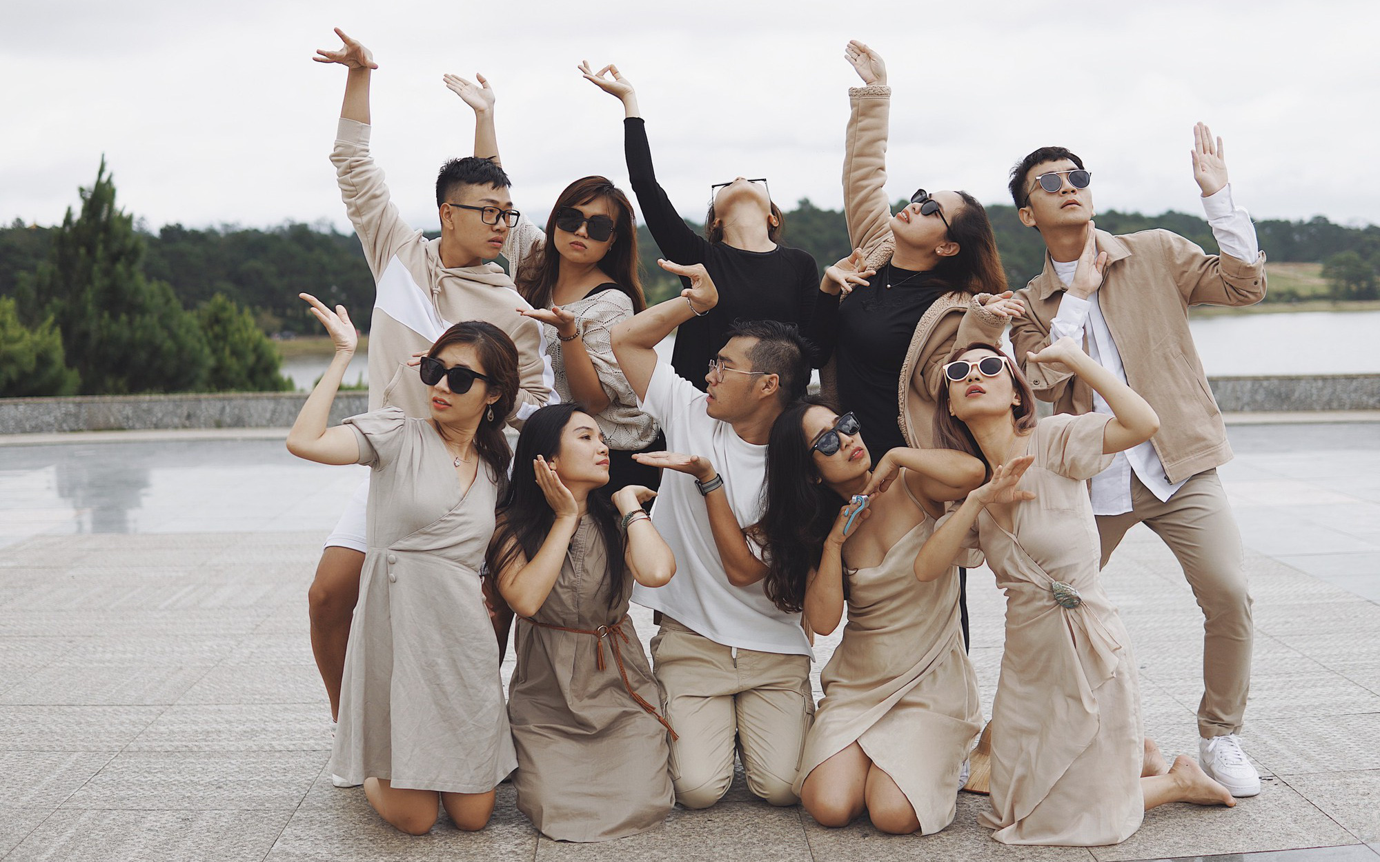 Thanh xuân không đi du lịch cùng hội bạn thân là một thanh xuân chết