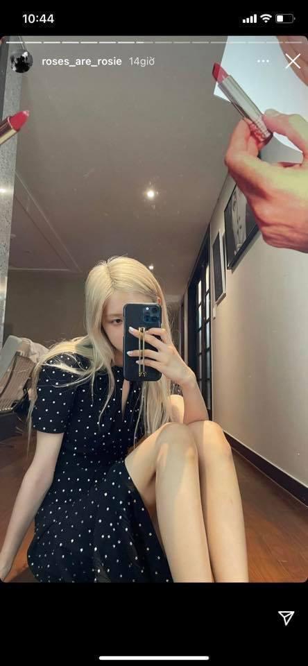 Rosé BLACKPINK - một nữ idol được yêu thích trong làn sóng K-pop! Hãy cùng xem hình ảnh liên quan để tìm hiểu về nhân vật này cũng như các hoạt động đáng chú ý của BLACKPINK nói riêng! Sự kết hợp giữa chất giọng ngọt ngào, phong cách thời trang tinh tế cùng với những giai điệu đầy sức sống sẽ khiến bạn phải say đắm!