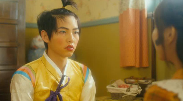 5 tạo hình khiến diễn viên Hàn muốn chôn sống: Makeup thảm họa của Song Joong Ki chưa sốc bằng trùm cuối - Ảnh 2.