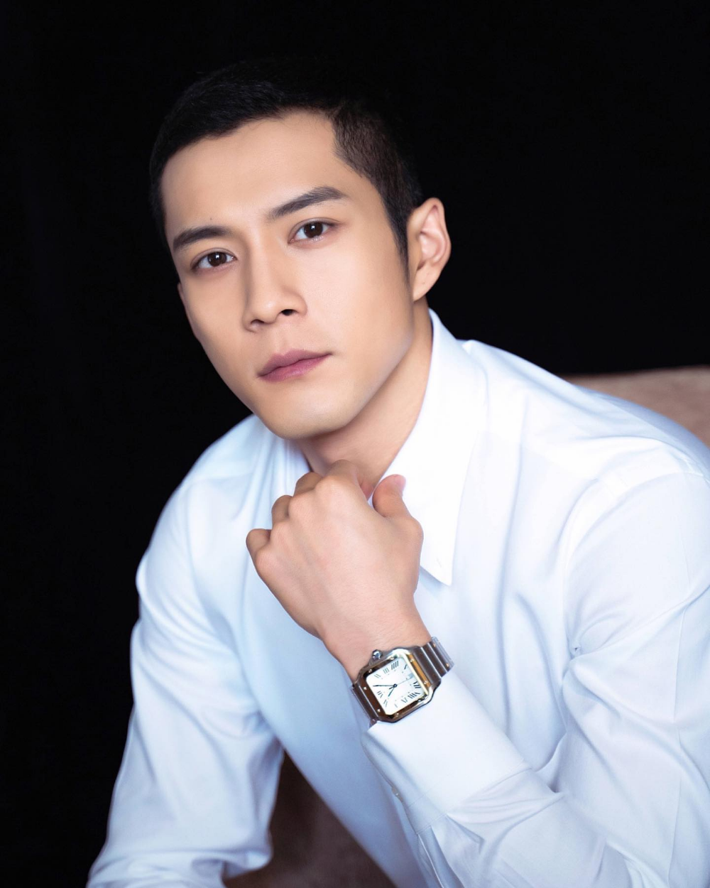 Rộ tin Dương Dương đ&oacute;ng l&iacute;nh cứu hỏa trong phim mới, d&acirc;n t&igrave;nh đ&atilde; vội ch&ecirc; anh k&eacute;m nam t&iacute;nh, rắn rỏi - Ảnh 3.