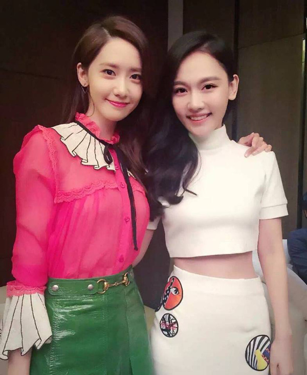 Yoona diện váy bánh bèo xinh ngất nhưng vẫn bị “giật spotlight” bởi mỹ nhân cá tính bên cạnh - Ảnh 5.