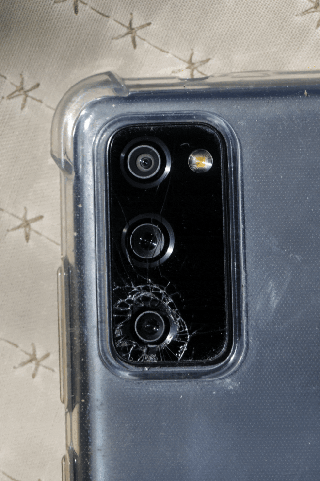 Samsung bị kiện vì kính bảo vệ camera trên các mẫu Galaxy S20 hay vỡ - Ảnh 1.