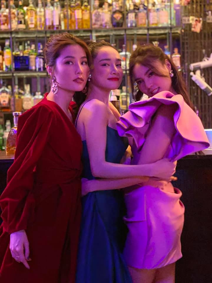 3 Vbiz beauties put on swing clothes, Nha Phuong revealed her flaws, but still cut off the young single girl's union due to violence - Photo 4.