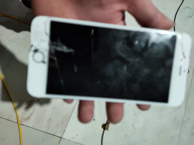 Đập vỡ nát iPhone khi chơi Tốc Chiến, game thủ không kìm được sự ức chế vì vấn đề muôn thuở của tựa game này - Ảnh 3.