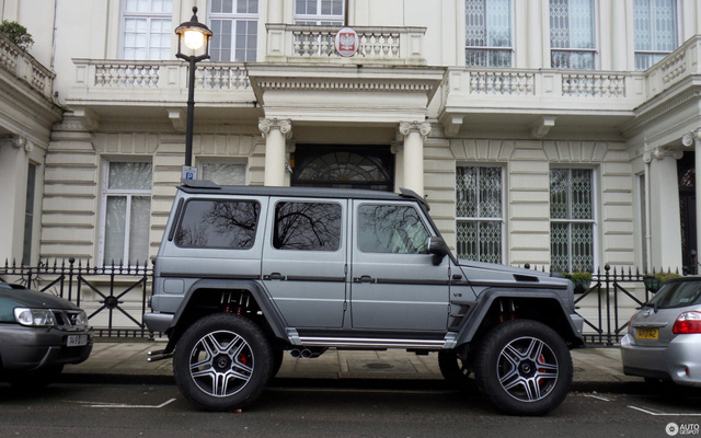 Cặp đôi Mercedes-Benz G-Class về Việt Nam: Một khủng long thực thụ, đời xe gây chú ý - Ảnh 2.