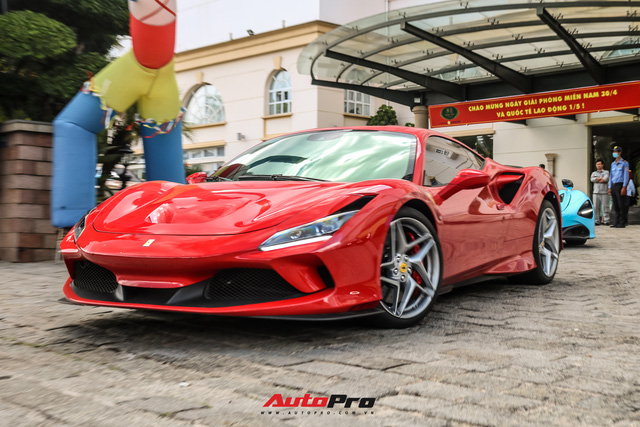 Ferrari F8 Tributo của nữ doanh nh&acirc;n Ph&uacute; Y&ecirc;n lần đầu đi phượt: C&oacute; một sự thay đổi nhỏ so với lần xuất hiện trước - Ảnh 4.