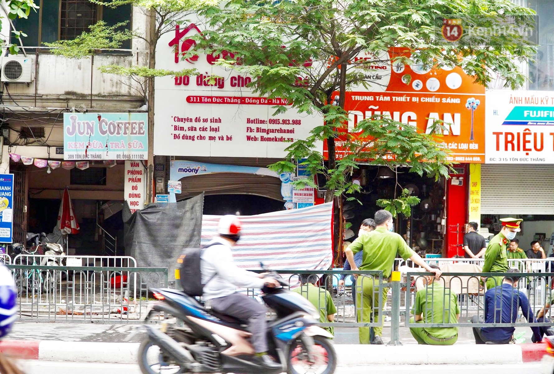 Identity of 4 family members who died in a house fire on Hanoi Street: There is 1 pregnant woman and 1 10-year-old girl - Photo 1. Identity of 4 family members who died in a house fire on Hanoi Street: There is 1 pregnant woman and 1 10-year-old girl - Photo 1.