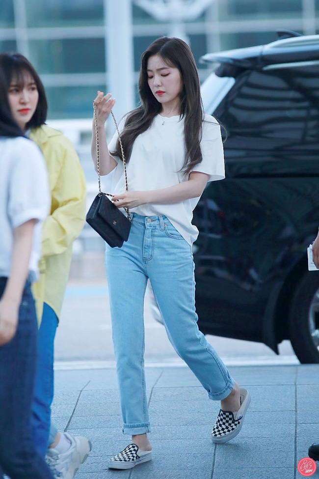Xem hội mỹ nhân chân 1 mẩu mặc quần jeans mà học được 10 cách diện đồ hack dáng này! - Ảnh 1.