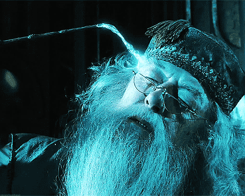 Hội bô lão của Harry Potter sau 20 năm: Thầy Dumbledore 80 tuổi vẫn đóng phim, ác nữ Umbridge sắp thành Nữ hoàng Anh trong series cung đấu đình đám - Ảnh 9.
