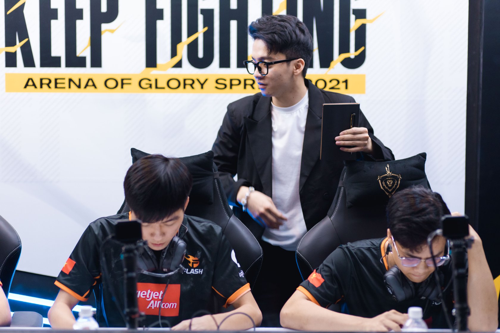 Đạt K&ograve;ii thần th&aacute;i ng&uacute;t trời trong ng&agrave;y đầu ti&ecirc;n l&agrave;m HLV Team Flash, bảnh bao chẳng k&eacute;m Harvin ng&agrave;y xưa! - Ảnh 3.