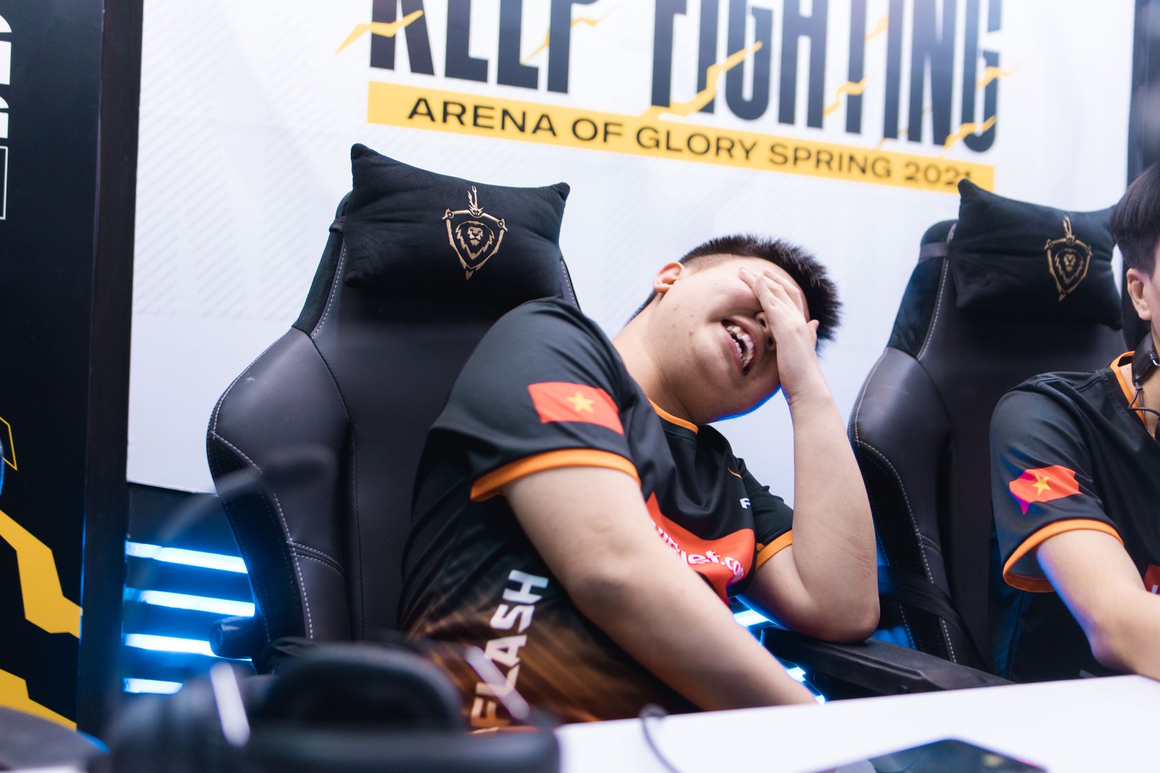 Đạt K&ograve;ii thần th&aacute;i ng&uacute;t trời trong ng&agrave;y đầu ti&ecirc;n l&agrave;m HLV Team Flash, bảnh bao chẳng k&eacute;m Harvin ng&agrave;y xưa! - Ảnh 7.