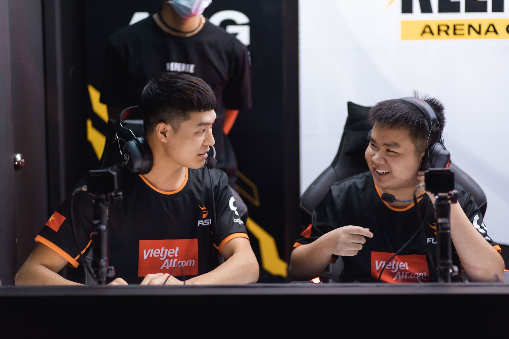 Đạt K&ograve;ii thần th&aacute;i ng&uacute;t trời trong ng&agrave;y đầu ti&ecirc;n l&agrave;m HLV Team Flash, bảnh bao chẳng k&eacute;m Harvin ng&agrave;y xưa! - Ảnh 8.