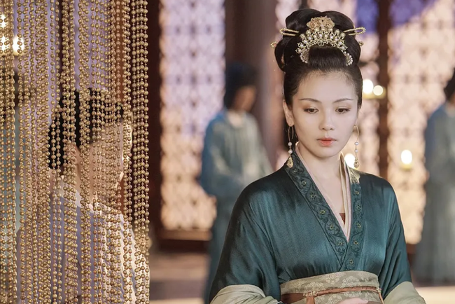 Hoàng hậu cả gan nhất lịch sử Trung Hoa: Dám bạt tai Hoàng đế đến xây xẩm mặt mày vì dung túng Phi tần loạn ngôn nói xấu chính thất - Ảnh 1.