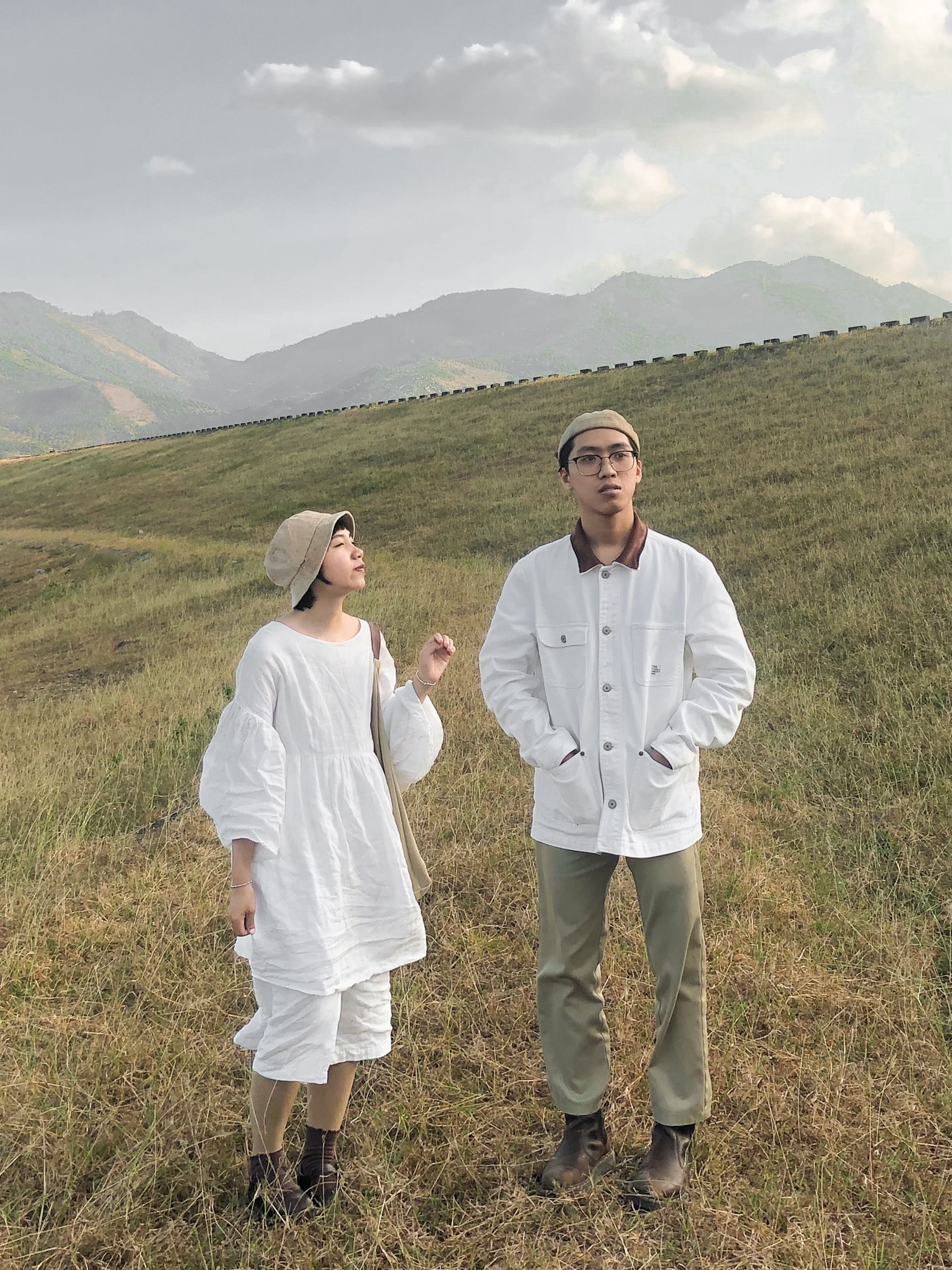 Phỏng vấn nhanh 3 couple: Diện đồ đôi kiểu thần giao cách cảm, hé lộ tips phối đồ cùng những nơi mua sắm ổn áp nhất - Ảnh 14. Phỏng vấn nhanh 3 couple: Diện đồ đôi kiểu thần giao cách cảm, hé lộ tips phối đồ cùng những nơi mua sắm ổn áp nhất - Ảnh 14.