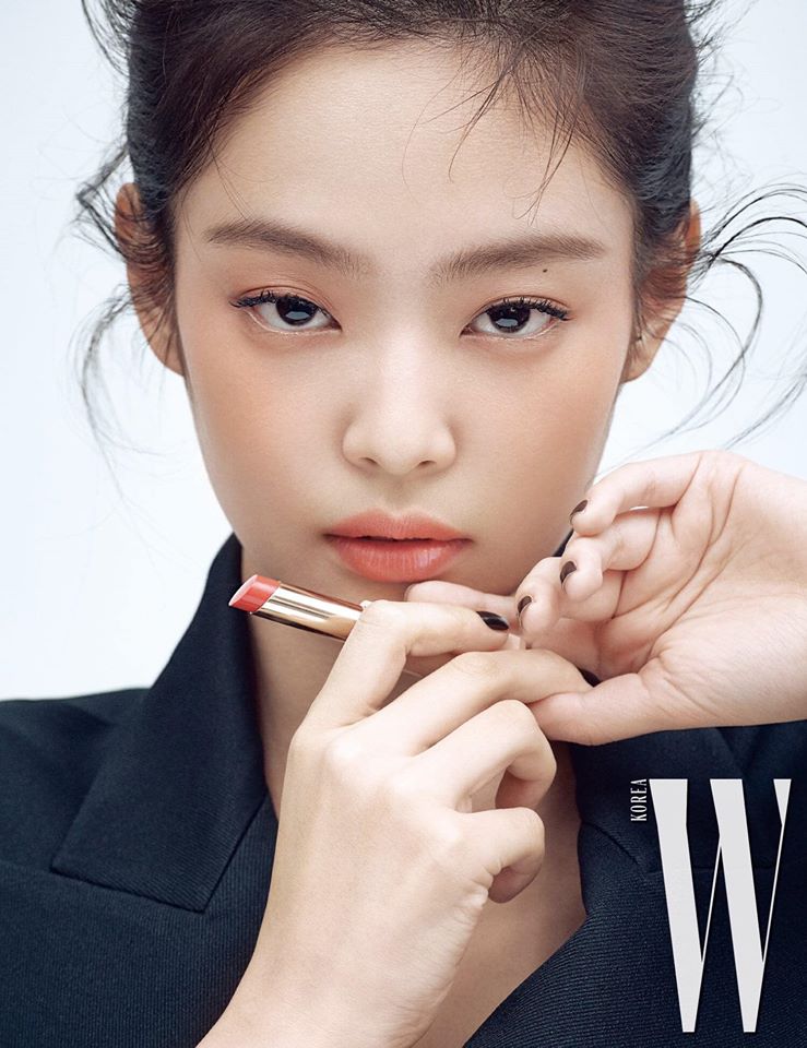 Đếm số nhãn hàng trên... body Jennie: Cổ có Chanel, mắt có Gentle Monster, nữ thần quảng cáo là đây chứ đâu! - Ảnh 7. Đếm số nhãn hàng trên... body Jennie: Cổ có Chanel, mắt có Gentle Monster, nữ thần quảng cáo là đây chứ đâu! - Ảnh 7.