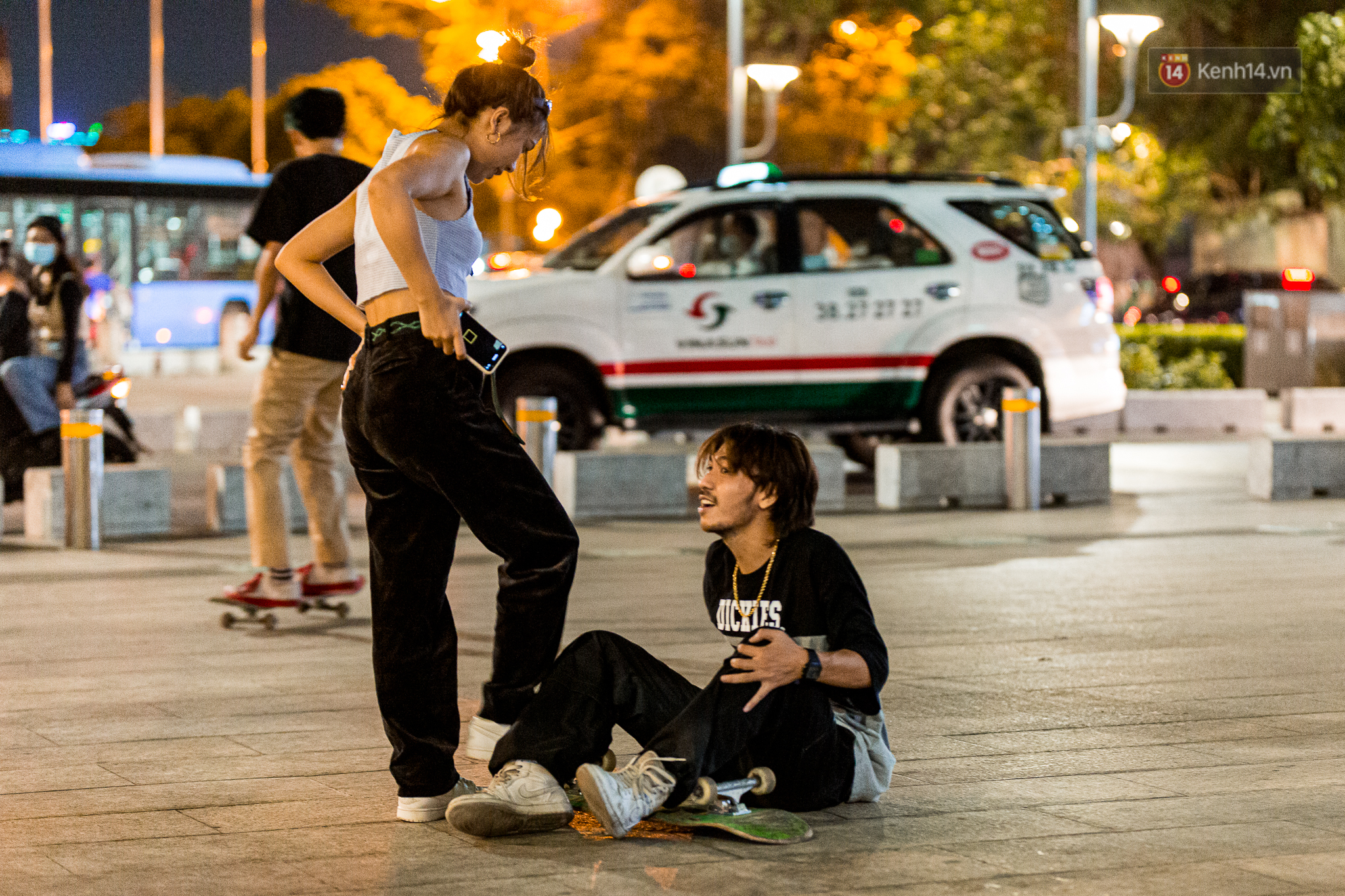 D&acirc;n chơi hệ trượt v&aacute;n ở S&agrave;i G&ograve;n t&aacute;m chuyện: Bố mẹ n&oacute;i tự chơi tự chịu, bạn g&aacute;i l&uacute;c đầu thấy ngầu sau cũng đ&ograve;i bỏ! - Ảnh 13.