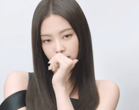 Đại chiến idol Jennie - Suzy: Cùng quảng bá một hãng nail, mỹ nhân BLACKPINK có làm lại tình đầu quốc dân? - Ảnh 4.