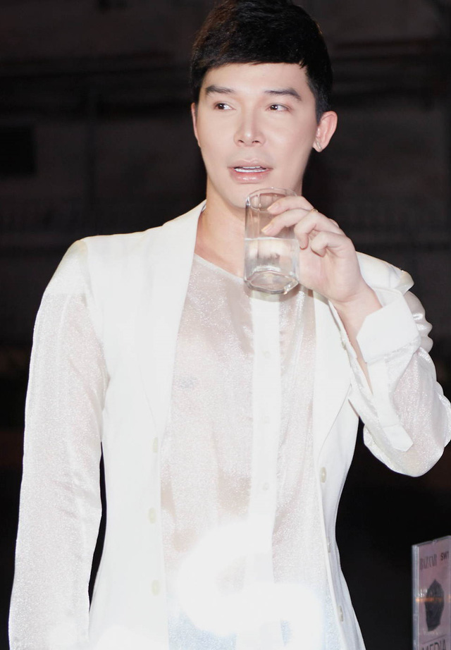 Giữa drama, Nathan Lee bỗng ám chỉ: Bậc thầy của giả tạo diễn đạt tới mức mọi người đều tưởng thật thà - Ảnh 4. Giữa drama, Nathan Lee bỗng ám chỉ: Bậc thầy của giả tạo diễn đạt tới mức mọi người đều tưởng thật thà - Ảnh 4.