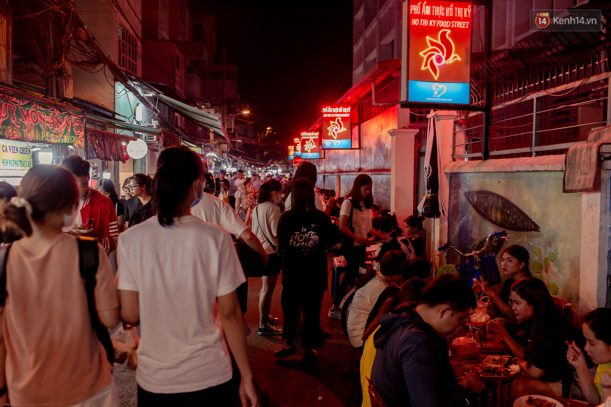 Khu chợ ẩm thực đã vào là không có đường ra ở Sài Gòn: Phần vì đồ ăn ngon, phần vì… đông muốn ná thở! - Ảnh 3.
