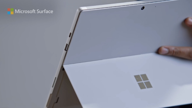 Quảng cáo Surface Pro 7 mới nhất của Microsoft tiếp tục lôi iPad Pro ra làm trò đùa - Ảnh 2.