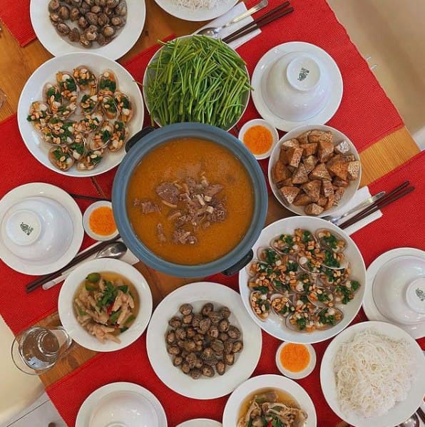 Để ý những bức hình khoe đồ ăn của Hà Tăng mới thấy: Yêu nữ sành đồ gốm đích thị là đây! - Ảnh 16.