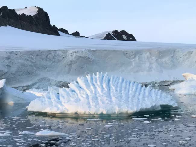 Các sông băng trên thế giới thất thoát trung bình 267 tỷ tấn băng mỗi năm - Ảnh 1.