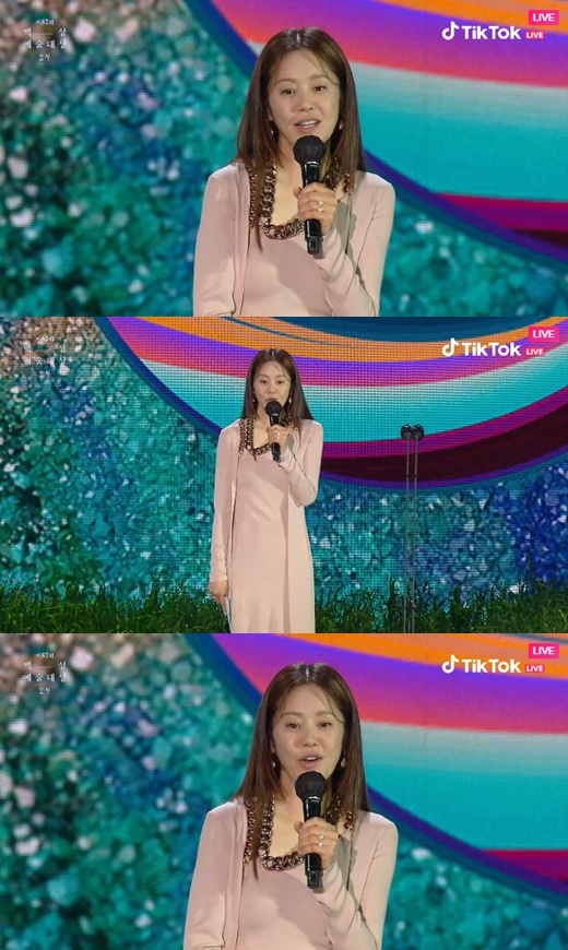 Á hậu bị đế chế Samsung ruồng bỏ Go Hyun Jung gây sốt ở Baeksang 2021, so lại ảnh 10 năm trước mới thấy choáng - Ảnh 5.