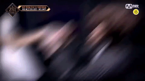 Clip teaser của Lisa (BLACKPINK) tại Kingdom: H&oacute;a nữ vương sang chảnh, hứa hẹn đốt ch&aacute;y s&acirc;n khấu c&ugrave;ng iKON - Ảnh 4.