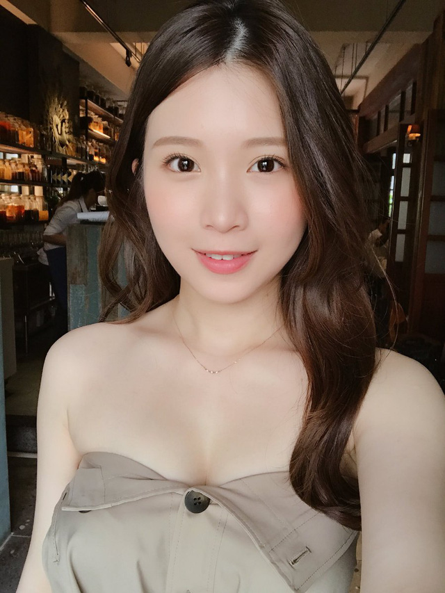 Tiết lộ sở thích không mặc gì để soi gương mỗi ngày, nữ streamer còn gây sốc hơn khi lên án cánh đàn ông xem phim 18+ quá nhiều - Ảnh 1.