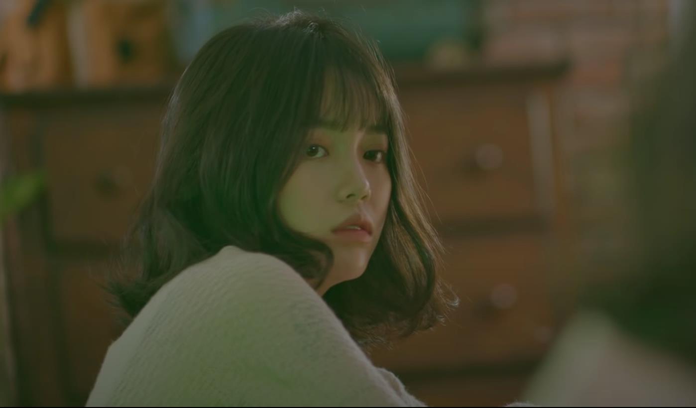 Linh Ngọc Đàm thiên biến vạn hoá mỗi lần góp mặt trong các MV, bạn thích phiên bản nào nhất? - Ảnh 3. Linh Ngọc Đàm thiên biến vạn hoá mỗi lần góp mặt trong các MV, bạn thích phiên bản nào nhất? - Ảnh 3.