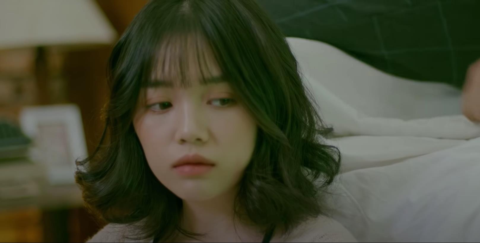 Linh Ngọc Đàm thiên biến vạn hoá mỗi lần góp mặt trong các MV, bạn thích phiên bản nào nhất? - Ảnh 5. Linh Ngọc Đàm thiên biến vạn hoá mỗi lần góp mặt trong các MV, bạn thích phiên bản nào nhất? - Ảnh 5.