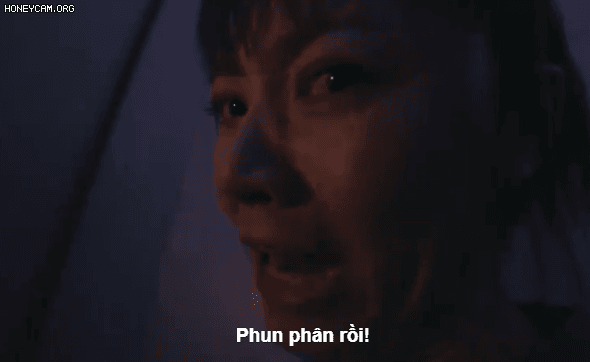 Nữ chính dùng bồn cầu xiên không và loạt cảnh điên chạm nóc ở phim hài nhảm Vận Mệnh Kỳ Diệu - Ảnh 3.