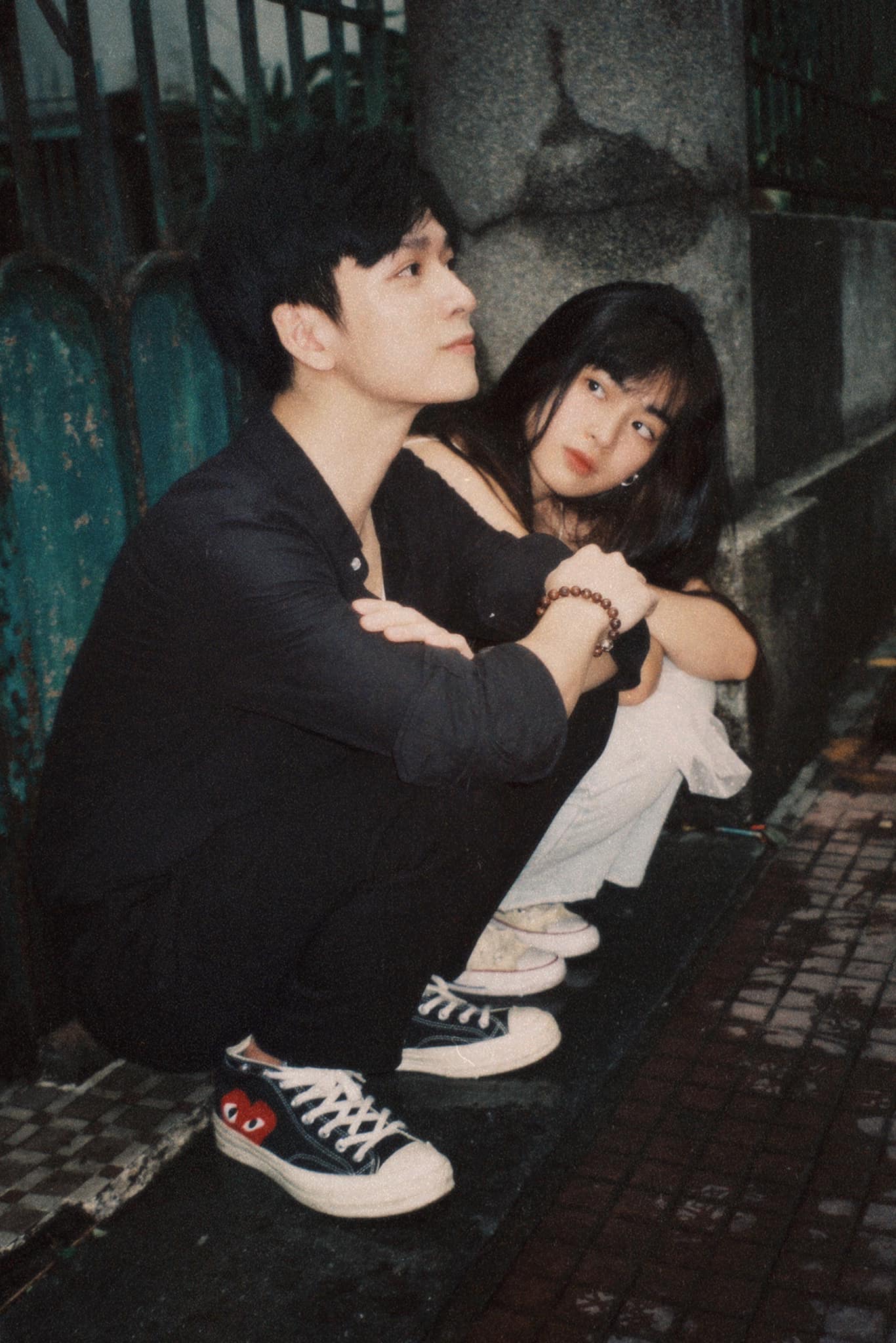 Thầy Ngạn đánh lẻ với Khánh Vân làm bộ ảnh cực tình, netizen trêu: Tính dằn mặt Trúc Anh hay gì? - Ảnh 2. Thầy Ngạn đánh lẻ với Khánh Vân làm bộ ảnh cực tình, netizen trêu: Tính dằn mặt Trúc Anh hay gì? - Ảnh 2.