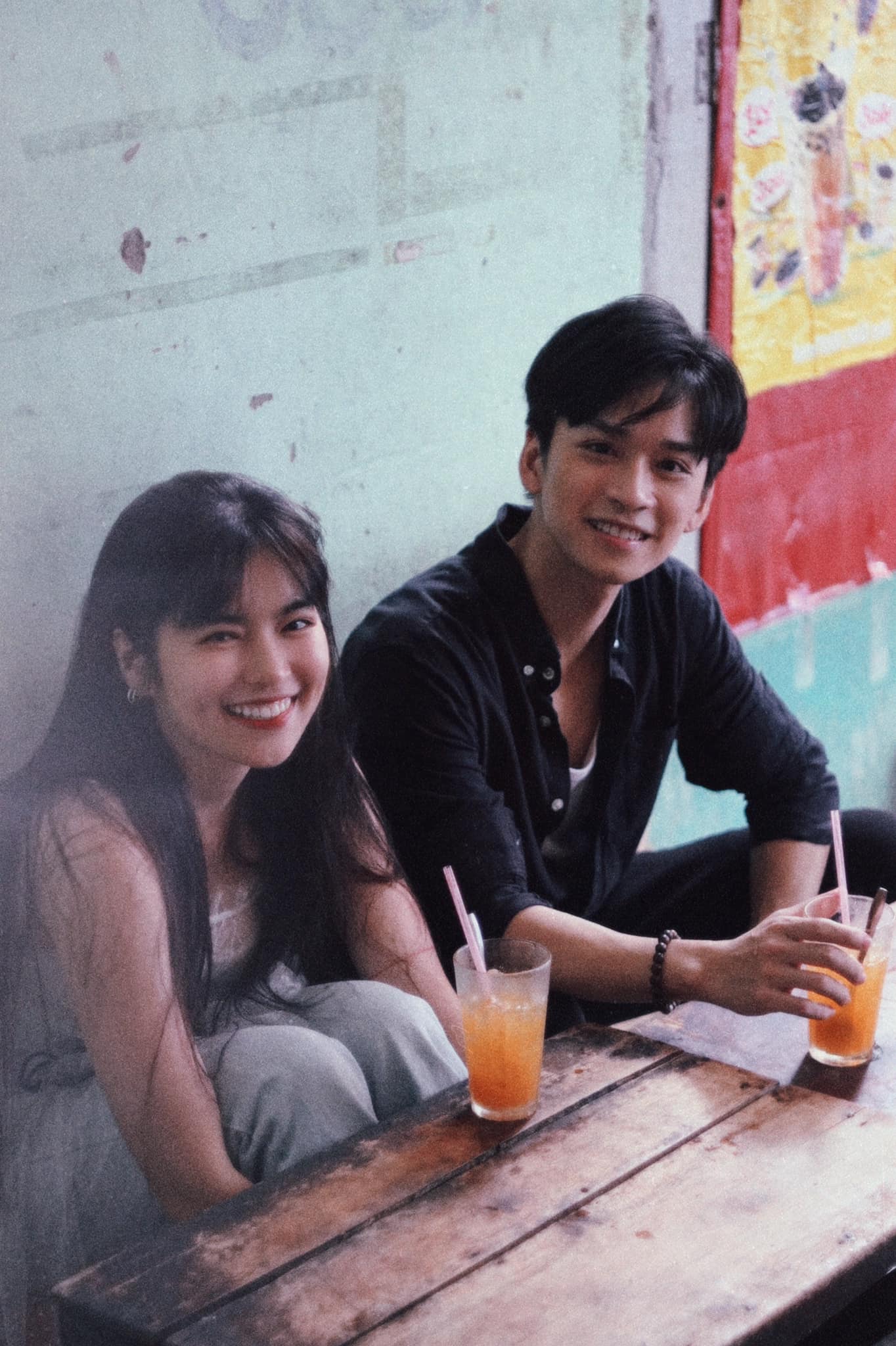 Thầy Ngạn đánh lẻ với Khánh Vân làm bộ ảnh cực tình, netizen trêu: Tính dằn mặt Trúc Anh hay gì? - Ảnh 4. Thầy Ngạn đánh lẻ với Khánh Vân làm bộ ảnh cực tình, netizen trêu: Tính dằn mặt Trúc Anh hay gì? - Ảnh 4.