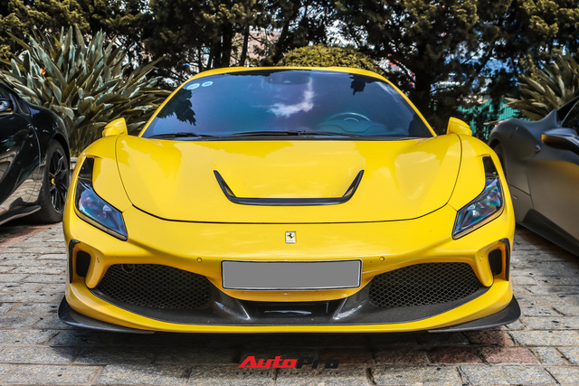 Ferrari F8 Spider của nữ doanh nhân cà phê 9x nâng cấp hàng loạt đồ chơi hàng hiệu - Ảnh 2.