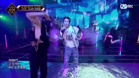 Lisa một m&igrave;nh c&acirc;n Pretty Savage ngon ơ khuấy đảo MXH, l&agrave;m lu mờ cả iKON nhưng xem xong vẫn hụt hẫng nhẹ! - Ảnh 2.