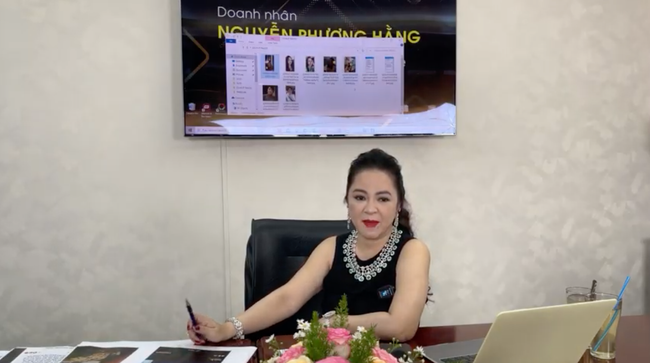 Bà Phương Hằng khi livestream giống như 1 sàn diễn trang sức, Hà Hồ hay Lệ Quyên cũng phải chào thua - Ảnh 5.