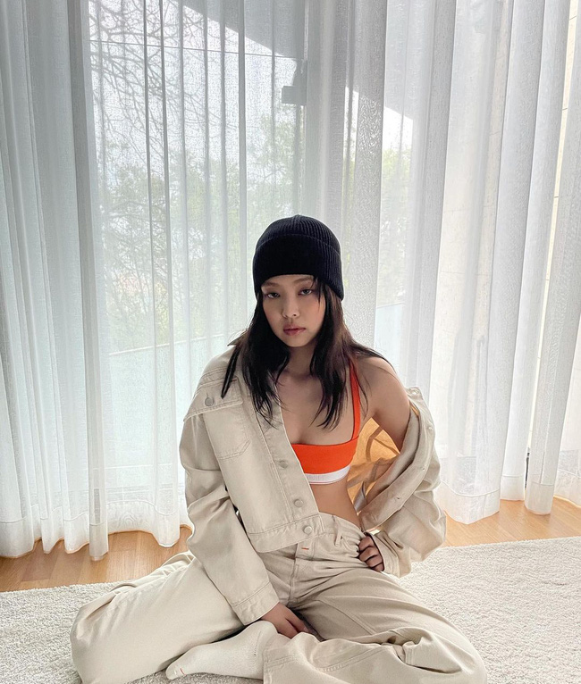 Bao người ao ước c&oacute; body như Jennie: Eo thon, ngực căng n&aacute; thở n&ecirc;n mặc đồ sexy l&agrave; đốt mắt d&acirc;n t&igrave;nh - Ảnh 6.